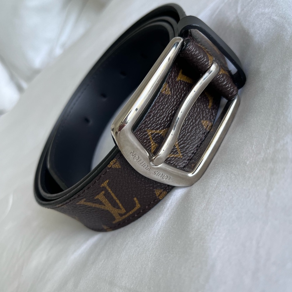 LV mens belt